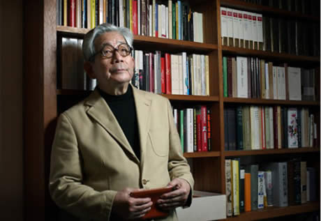 Entrevista al nobel japonés Kenzaburo Oé